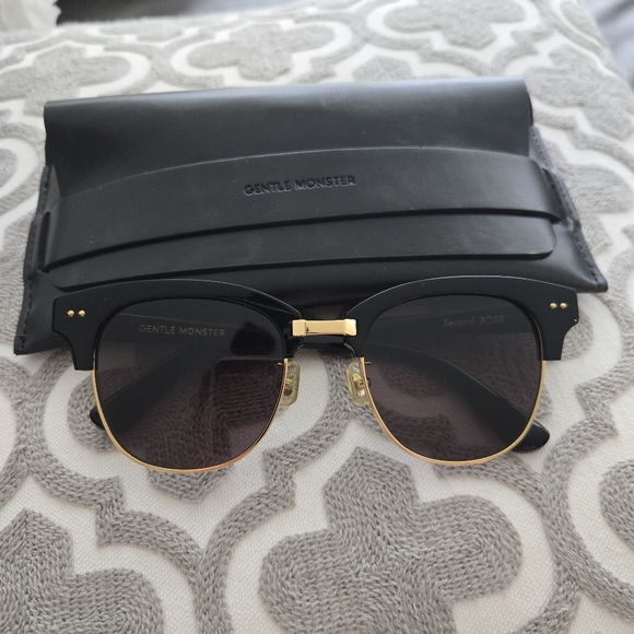 Gentle Monster Black Sunglasses Second Boss - Picture 1 of 8